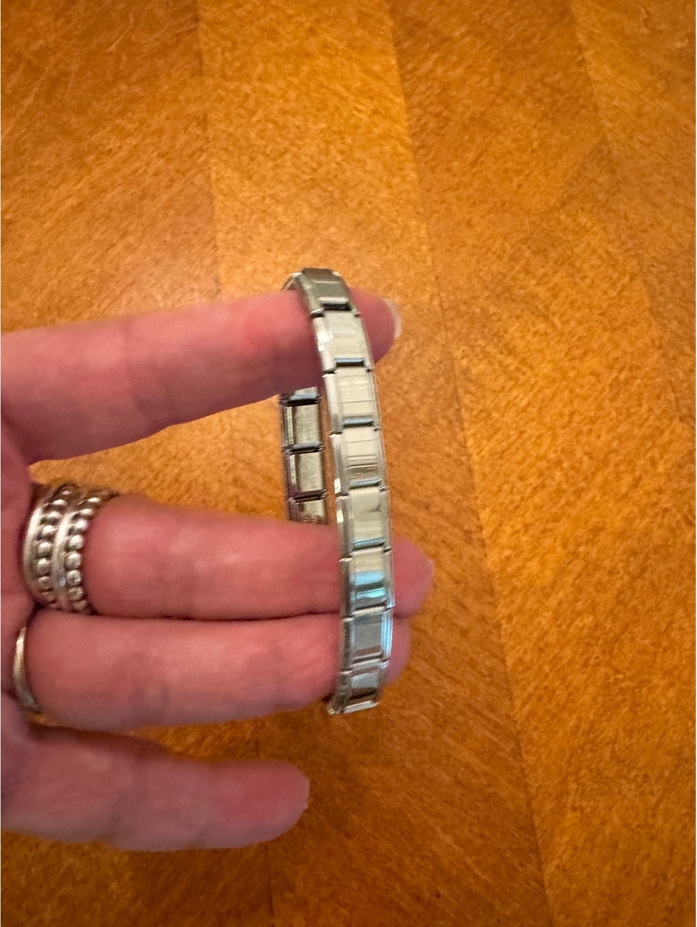 Silver Tone Stretch Link Bracelet 588
